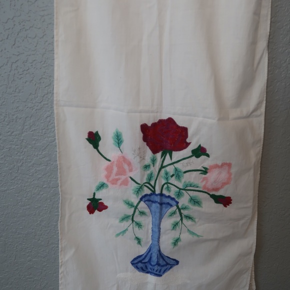 VINTAGE FLORAL EMBROIDERED TABLE RUNNER - Picture 2 of 3